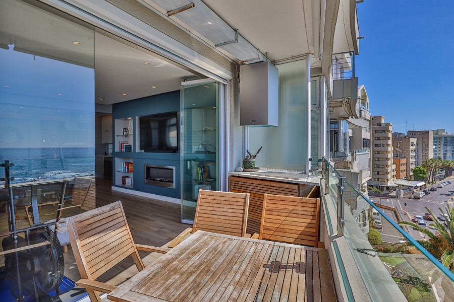 To Let 4 Bedroom Property for Rent in Sea Point Western Cape